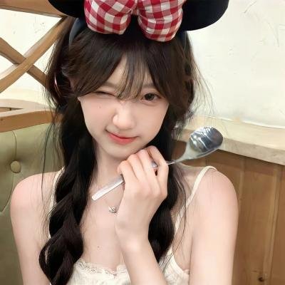 比基尼少女 封面